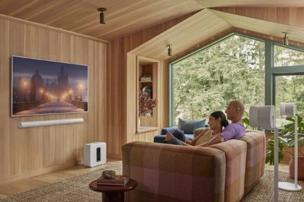 融可赢配 Sonos Arc Ultra发布：旗舰级条形音响 体验更精准的低音效果