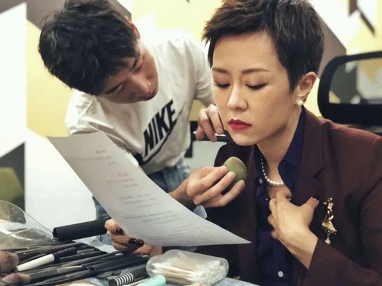 问道管理 罗振宇创业搭档“脱不花”，入职435亿市值上市公司！她17岁高中肄业北漂，18岁涉足培训给企业家讲课
